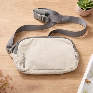 lululemon athletica Light Gray Waist Pack with Gray Trim
